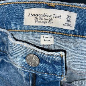Abercrombie Curve Love 90s Straight Highrise light Wash split Hem Size 30/10R